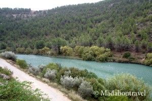 Río Júcar a su paso por Alcalá del Júcar