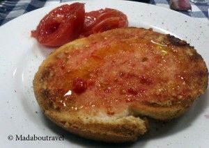 Pà amb tomàquet en el restaurant Els Castanyers, Sant Fost de Campsentelles