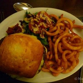 Hamburguesa de ciervo en The Grog and Gruel en Fort William