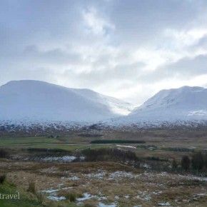 Viaje en coche por Escocia con nieve