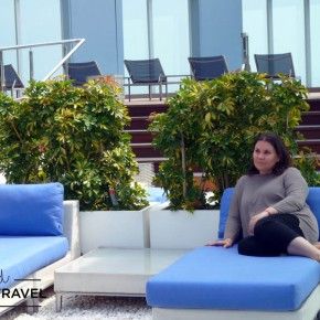 Vero disfrutando de la terraza