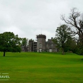 Castillo de Balloch en el Loch Lomond, Escocia