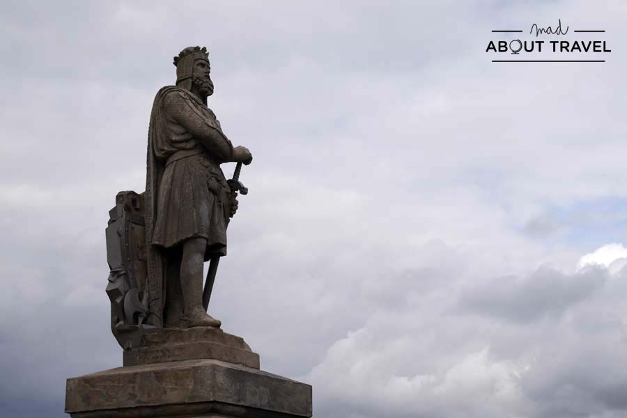 Estatua del rey Robert the Bruce en el castillo de Stirling