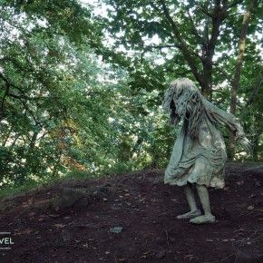 Weeping Girls en Jupiter Artland