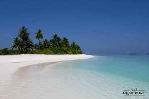 isla desierta en maldivas