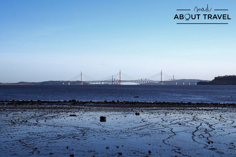 vistas de los puentes sobre el río forth en escocia