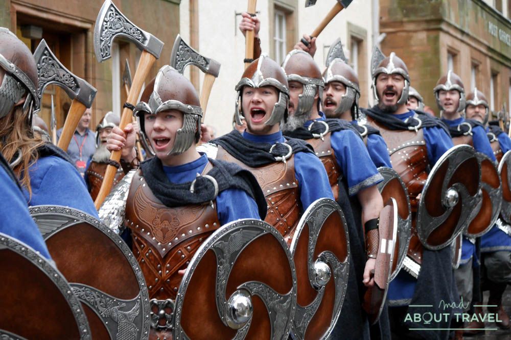 Up Helly Aa, festival vikingo en el norte de Escocia, Shetland
