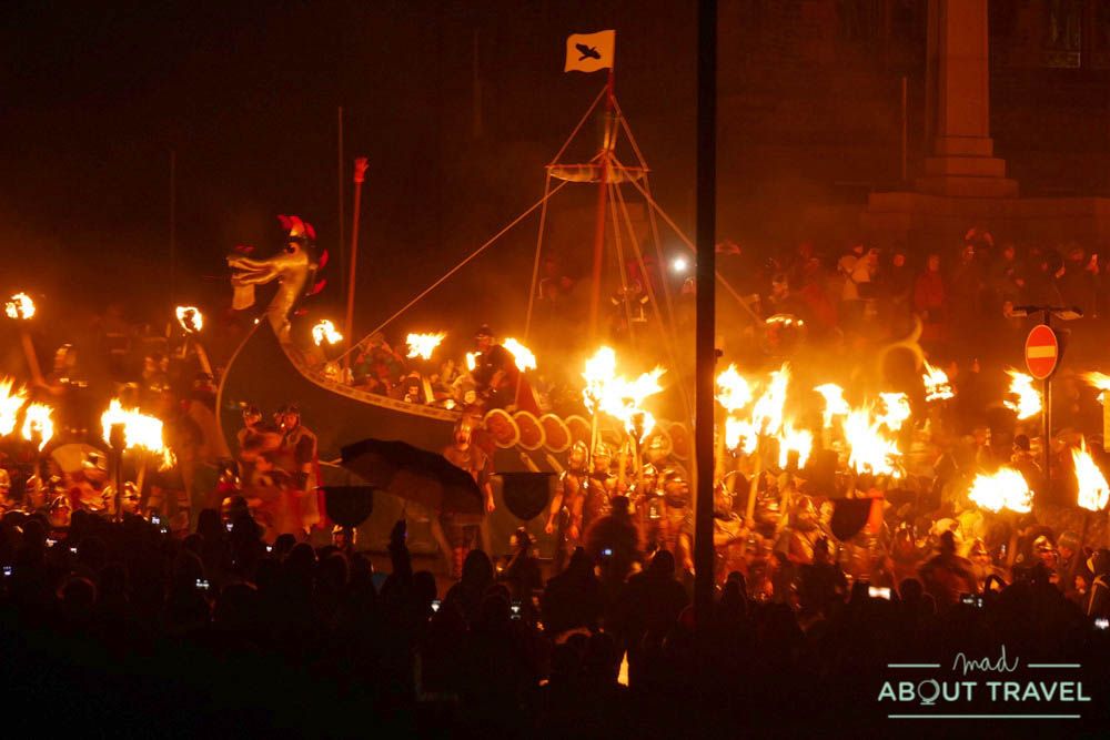 Up Helly Aa, festival vikingo en el norte de Escocia, Shetland