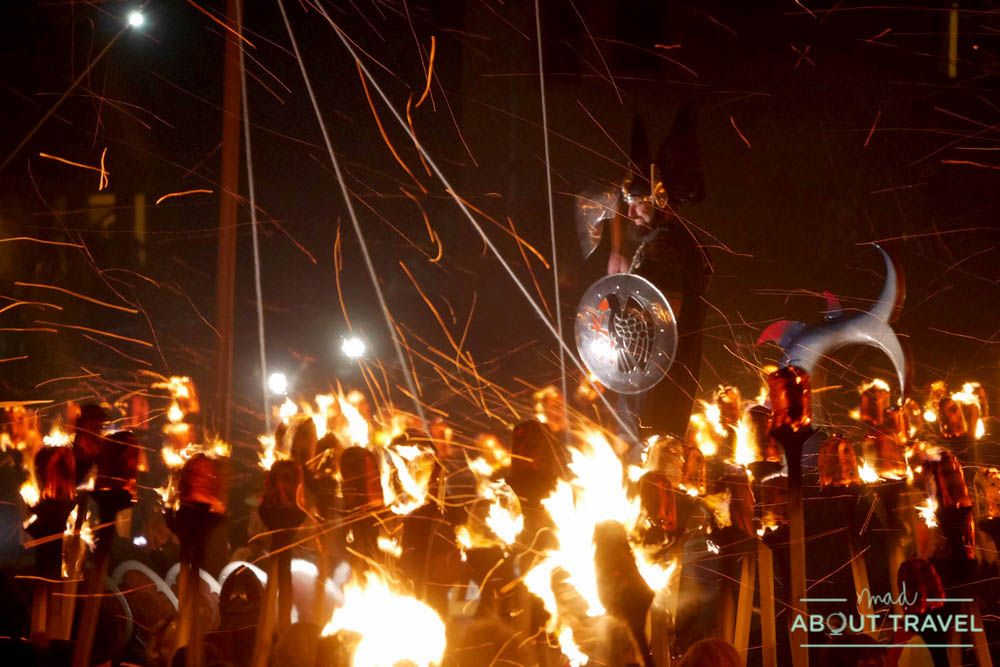 Up Helly Aa, festival vikingo en el norte de Escocia, Shetland
