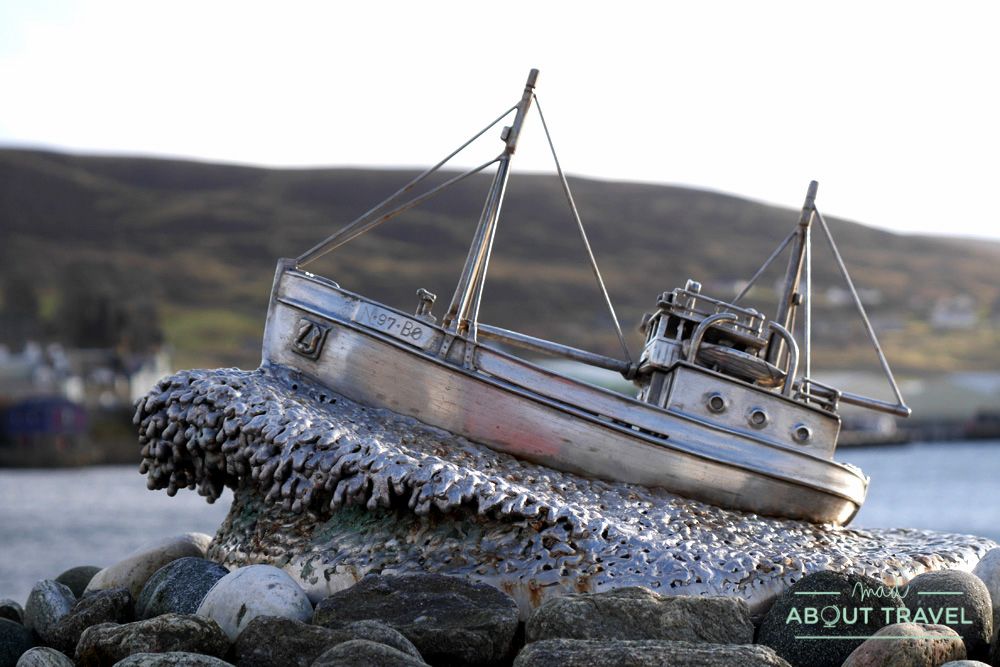 que ver en Shetland - Shetland Bus memorial