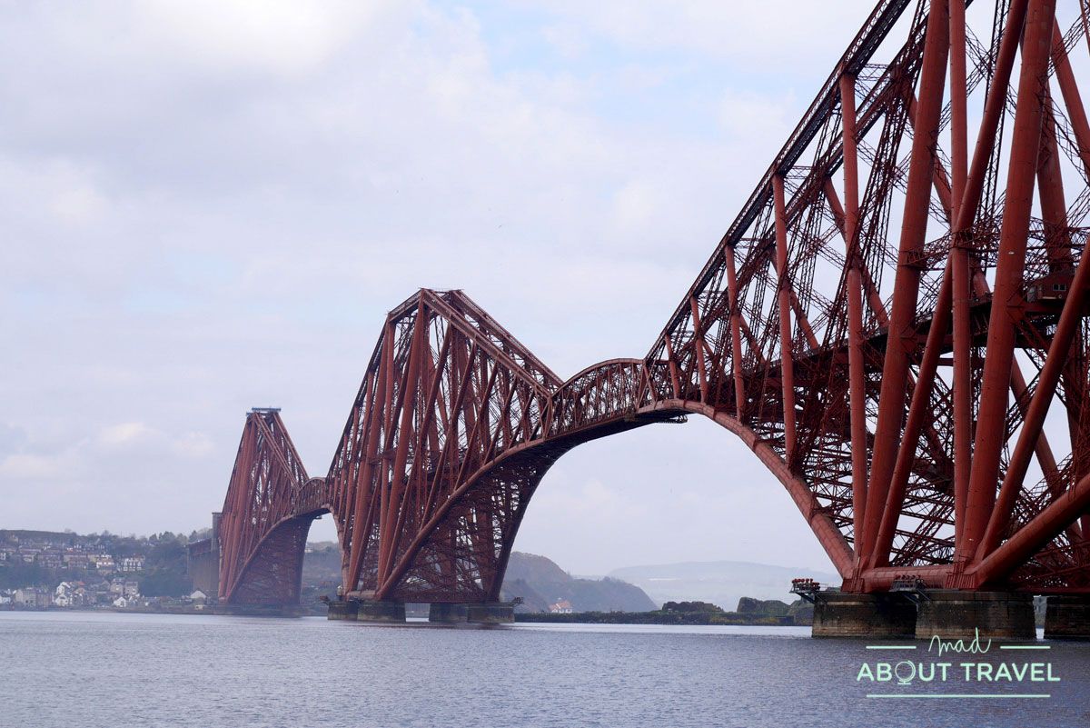 puente del ferrocarril sobre el firth of forth en south queensferry