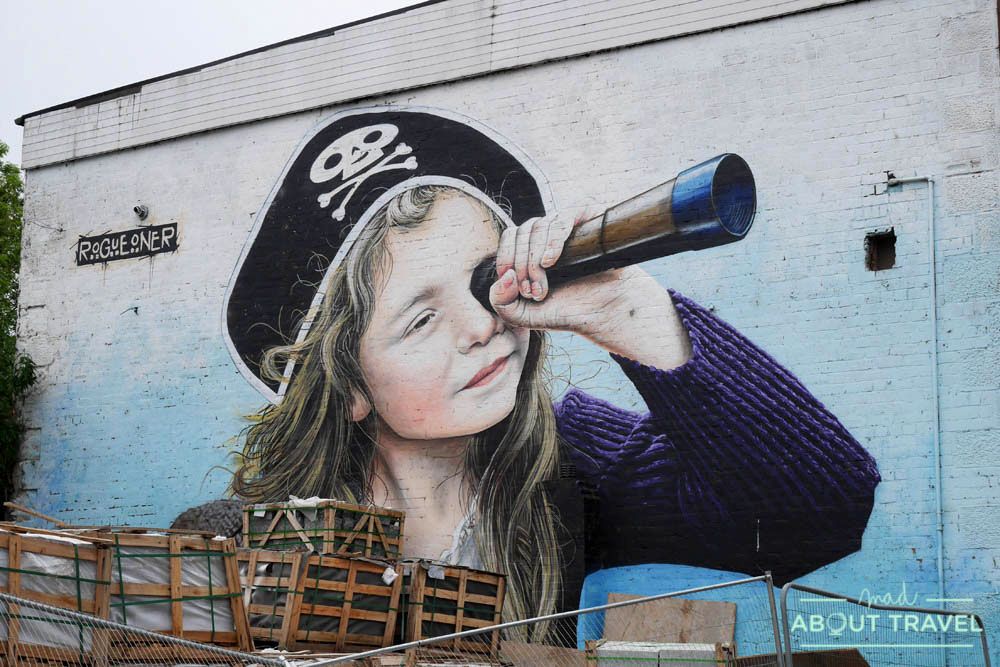 Ruta de murales de Glasgow: Pirate Girl