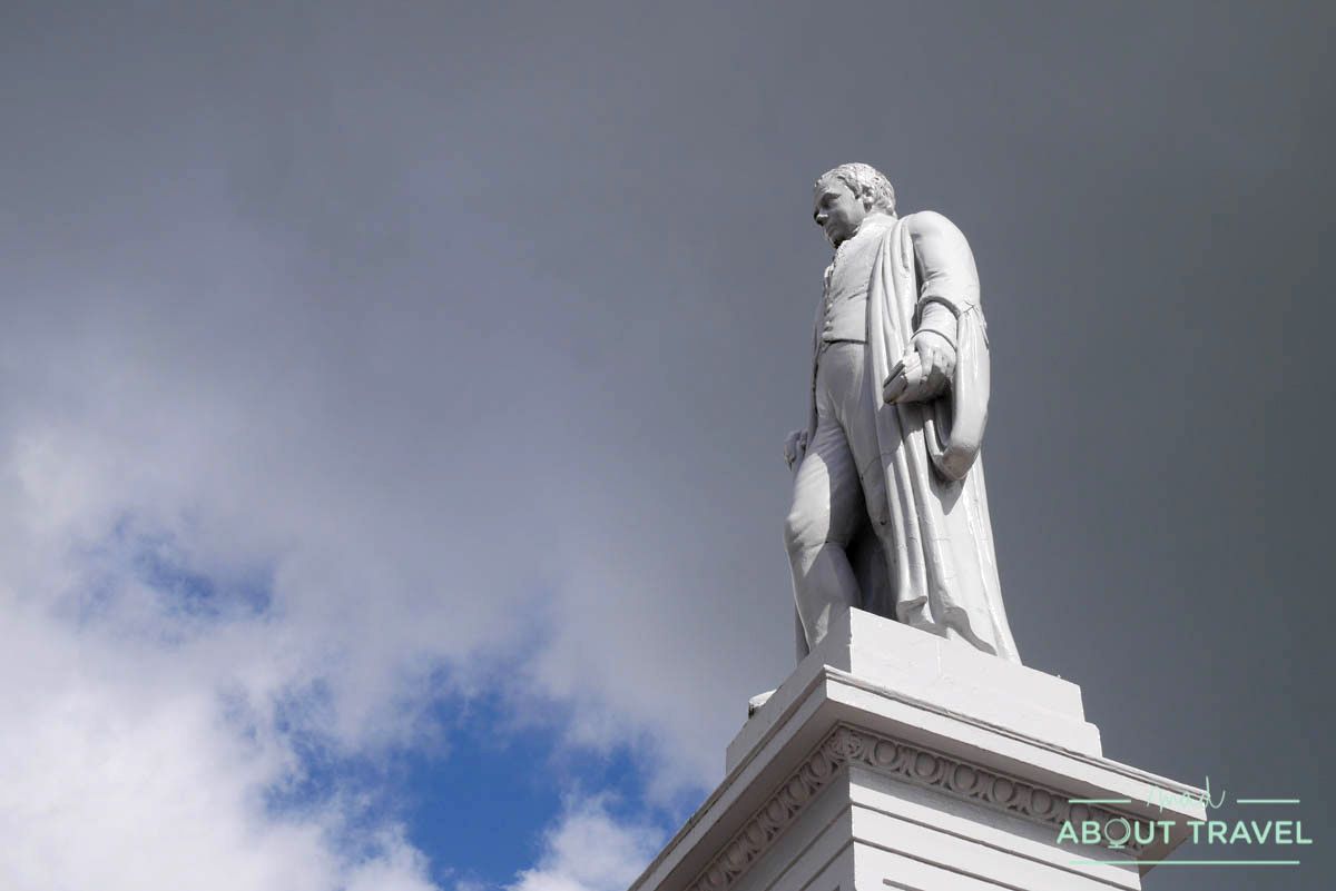Estatua de Walter Scott en Selkirk, Borders de Escocia