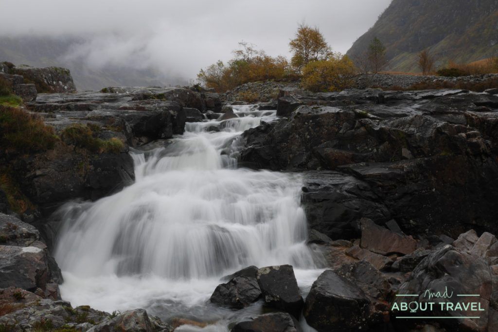 que ver en glencoe: cascada del río coe