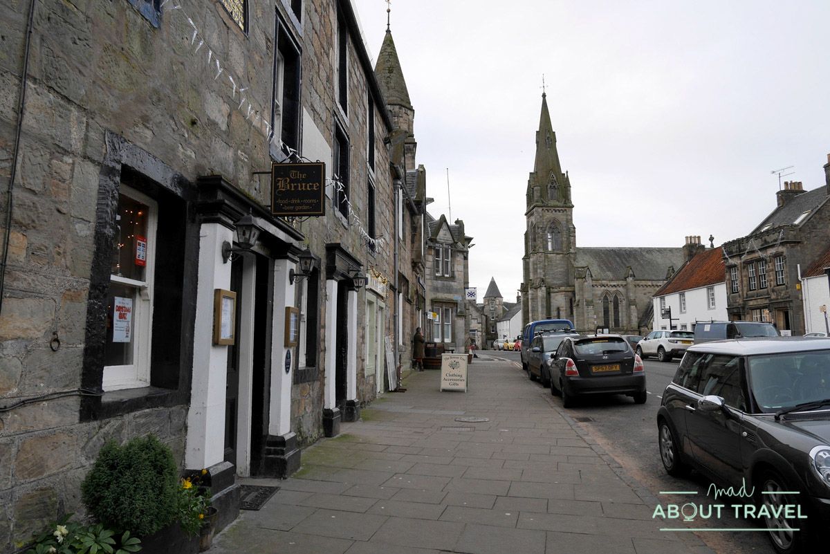 pub the bruce inn en falkland, escocia