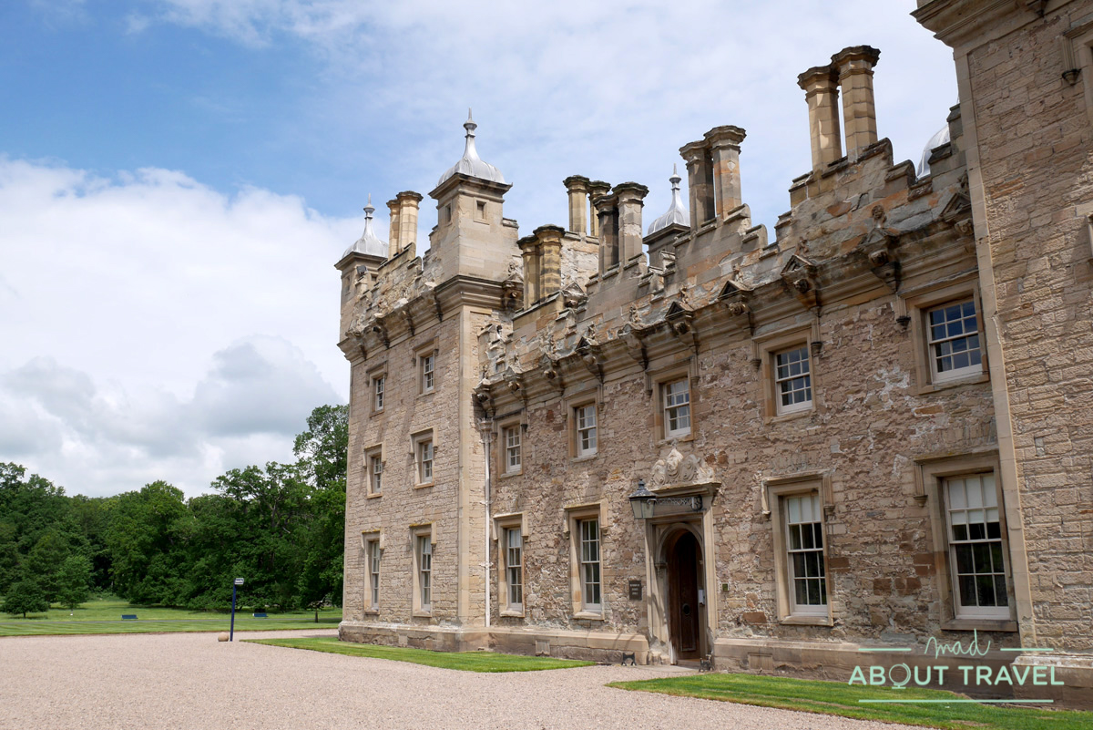 Jardín amurallado del castillo de Floors, Escocia