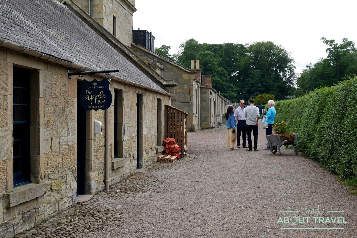 tiendas en el castillo de Floors, Escocia