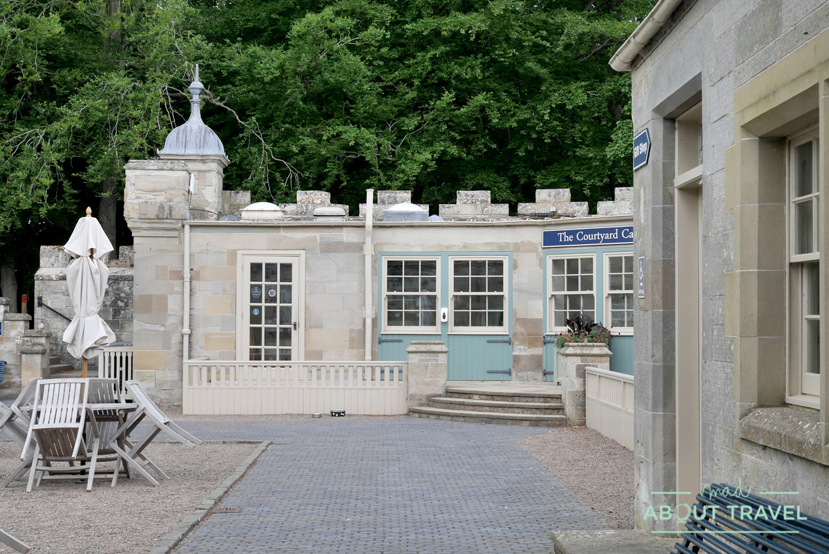 Courtyard Cafe en el castillo de Floors