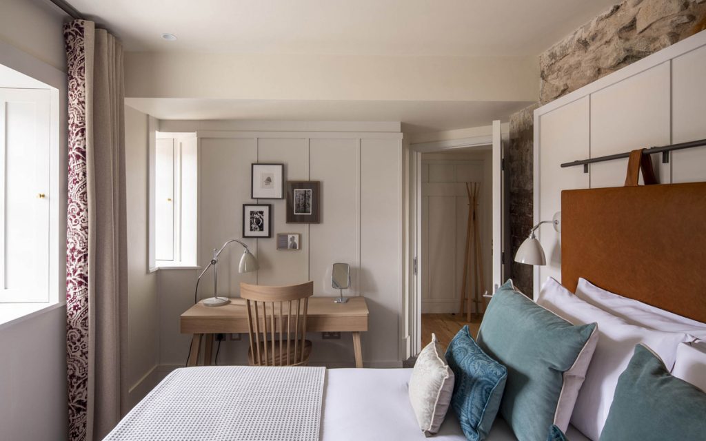 Cheval Abbey Strand Apartment at Holyrood