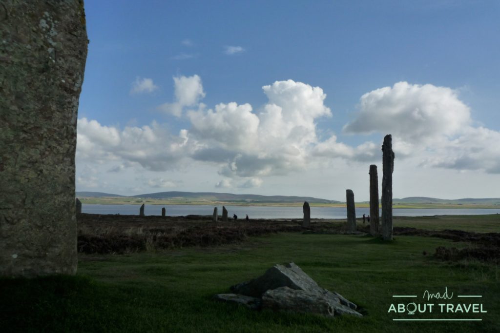 Círculo de piedras del Ring of Brodgar en la isla de Orkney