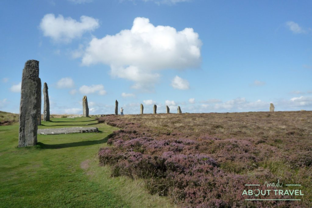 Círculo de piedras del Ring of Brodgar en la isla de Orkney