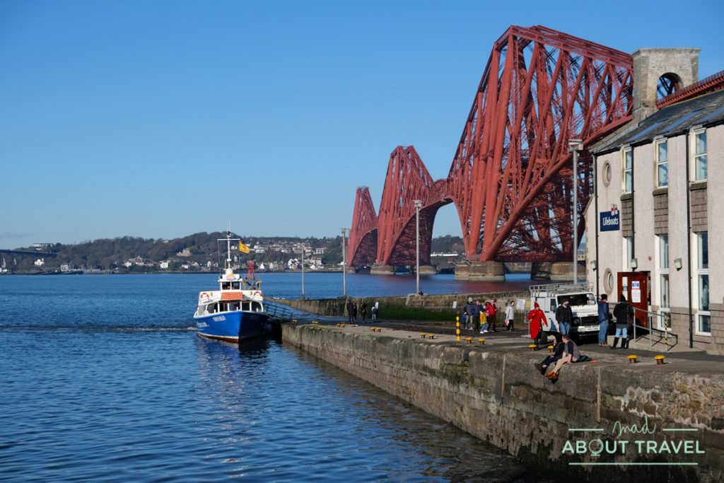 South Queensferry y el Forth Bridge