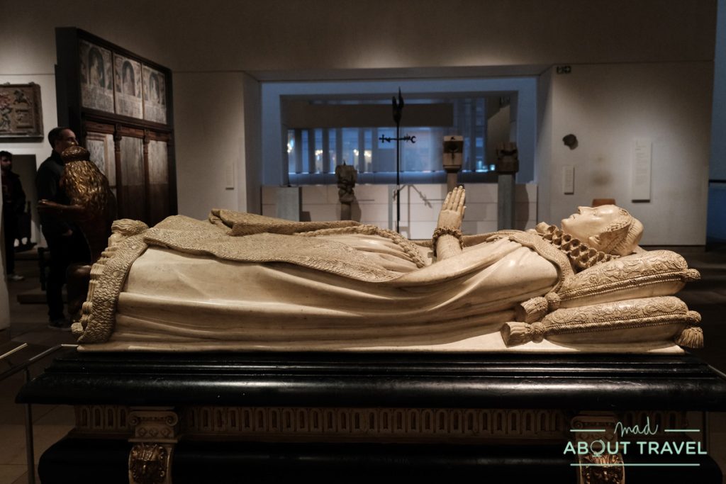 Replica de la tumba de María Estuardo en el Museo Nacional de Escocia