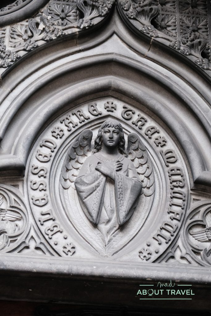 Detalle de la fachada de la catedral de st giles en Edimburgo