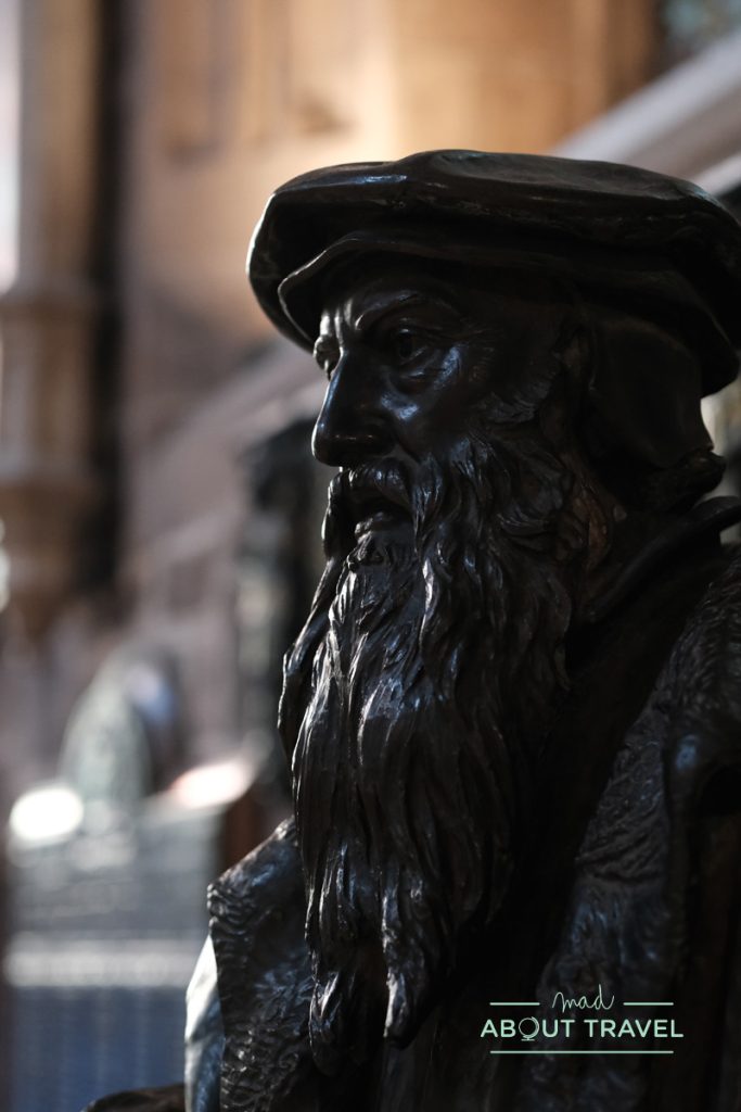 Estatua de John Knox en la catedral de St Giles, Edimburgo