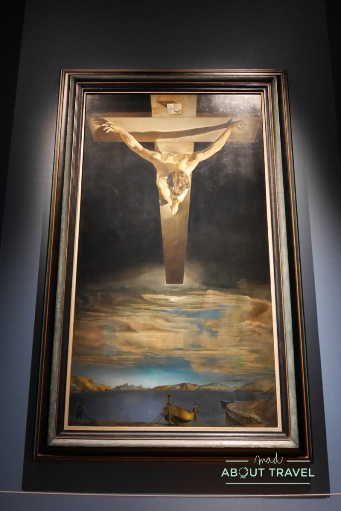 Cristo de San Juan de la Cruz de Dali en el Museo de Kelvingrove en Glasgow